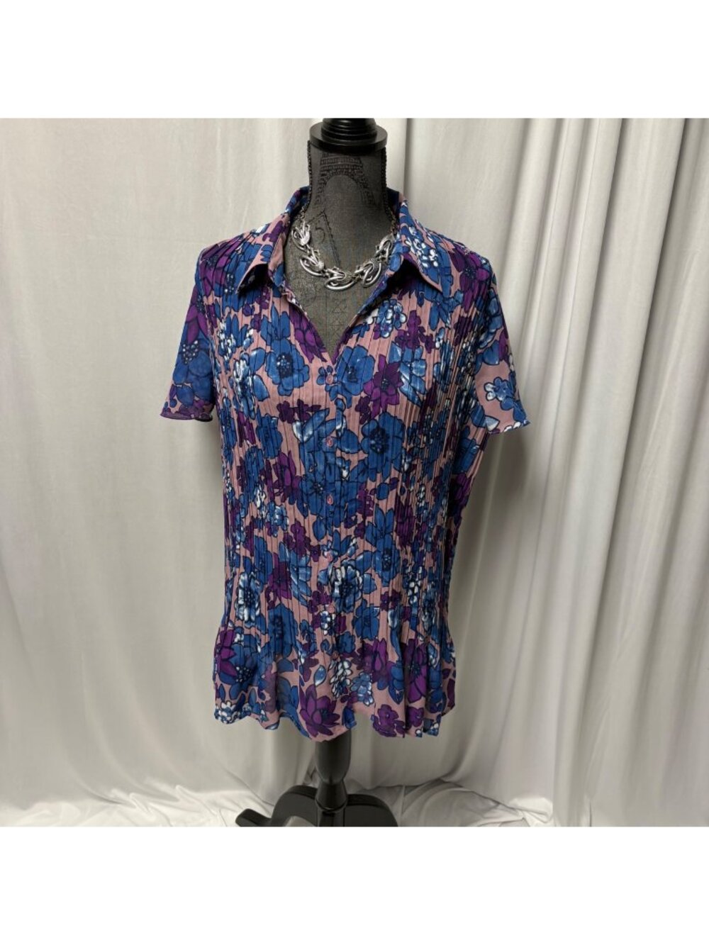 Only Necessities Floral Pleated Button-Up Shirt Womens Large Short Sleeve Shirt
